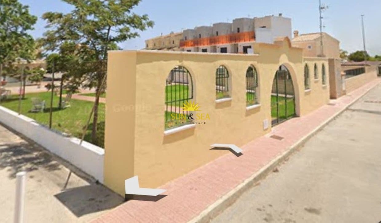 2 sovrum Lägenhet att hyra i Orihuela Costa med pool - 900 € (Ref: 9809824)