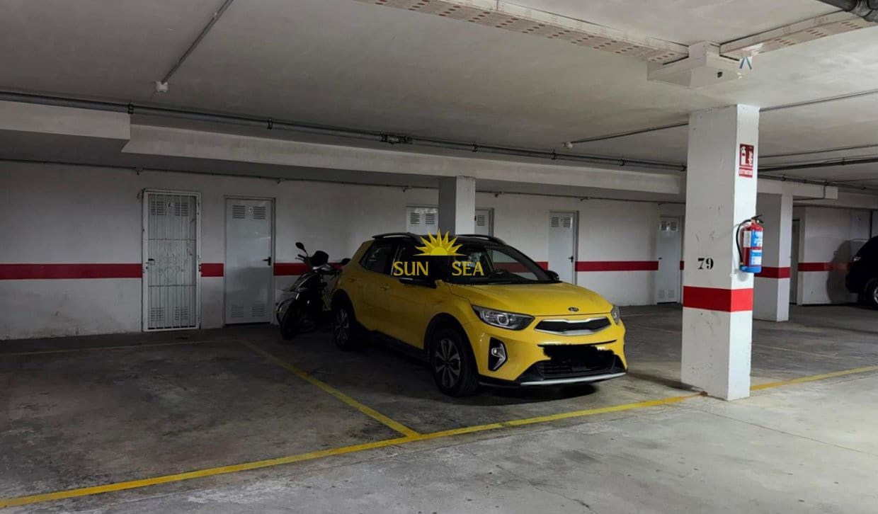 2 soverom Leilighet til salgs i Los Alcazares med svømmebasseng garasje - € 900 (Ref: 9810835)