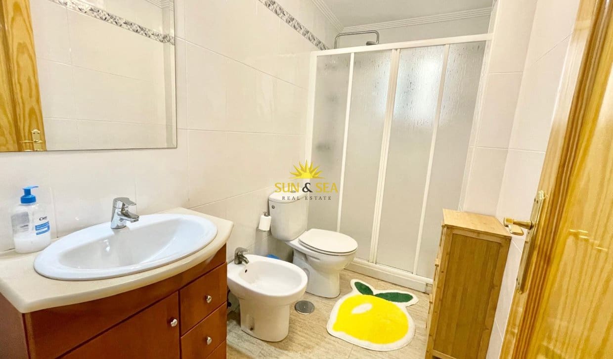 2 bedroom Apartment for holiday rental in Los Alcazares with pool garage - € 900 (Ref: 9810835)