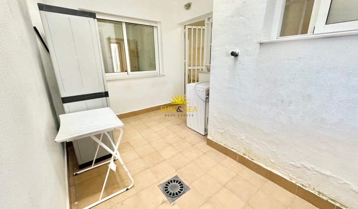 2 bedroom Apartment for holiday rental in Los Alcazares with pool garage - € 900 (Ref: 9810835)