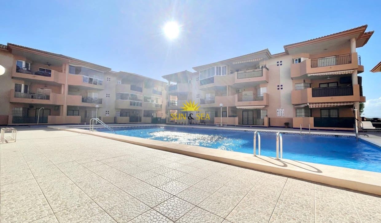 2 bedroom Apartment for holiday rental in Los Alcazares with pool garage - € 900 (Ref: 9810835)