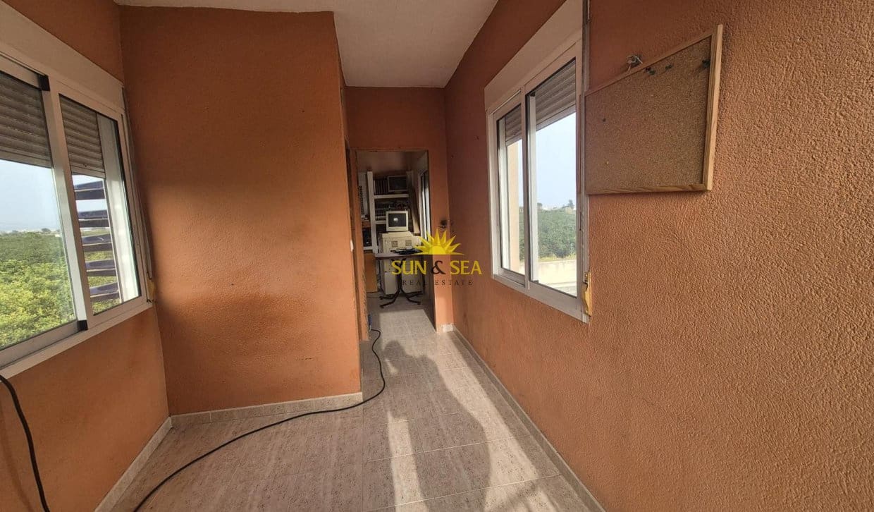 4 Zimmer Villa zu verkaufen in Orihuela mit Pool Garage - 185.000 € (Ref: 9810836)