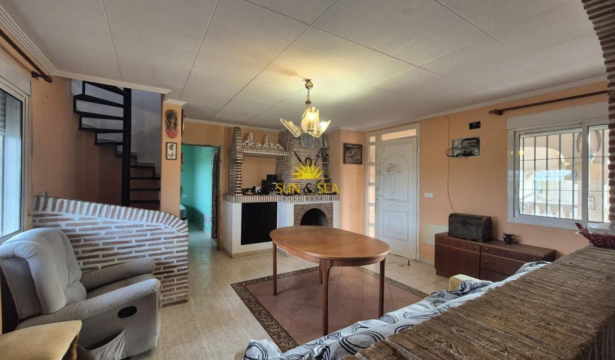 4 Zimmer Villa zu verkaufen in Orihuela mit Pool Garage - 185.000 € (Ref: 9810836)