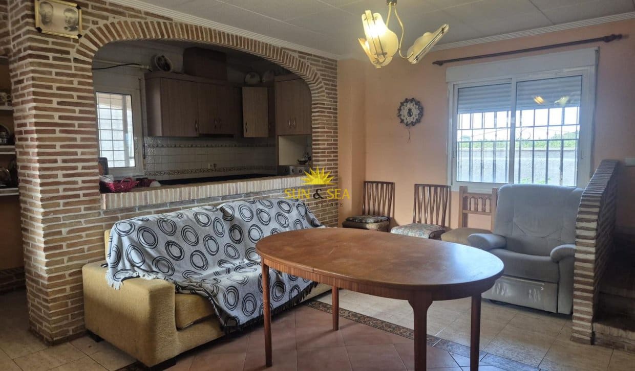 4 Zimmer Villa zu verkaufen in Orihuela mit Pool Garage - 185.000 € (Ref: 9810836)