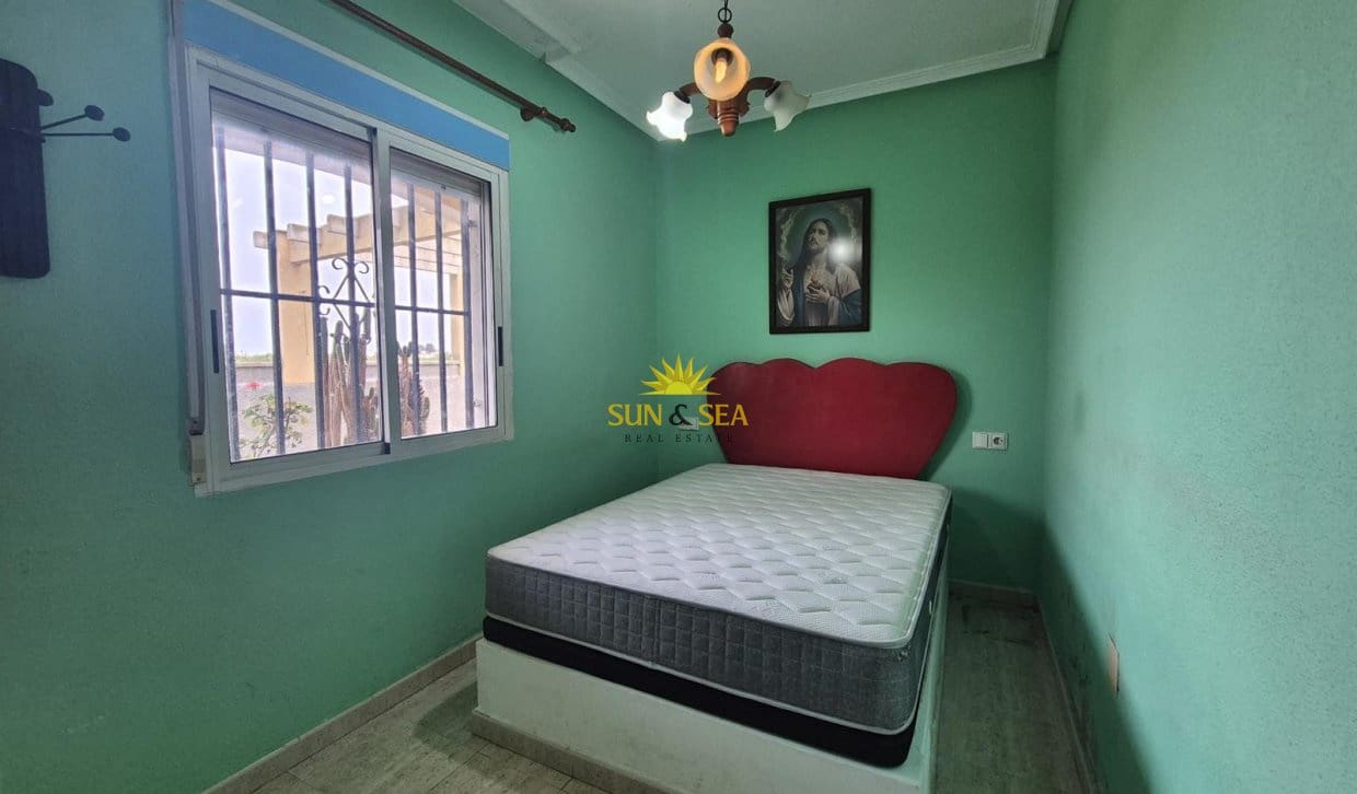 4 Zimmer Villa zu verkaufen in Orihuela mit Pool Garage - 185.000 € (Ref: 9810836)