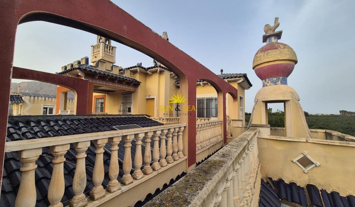 4 Zimmer Villa zu verkaufen in Orihuela mit Pool Garage - 185.000 € (Ref: 9810836)