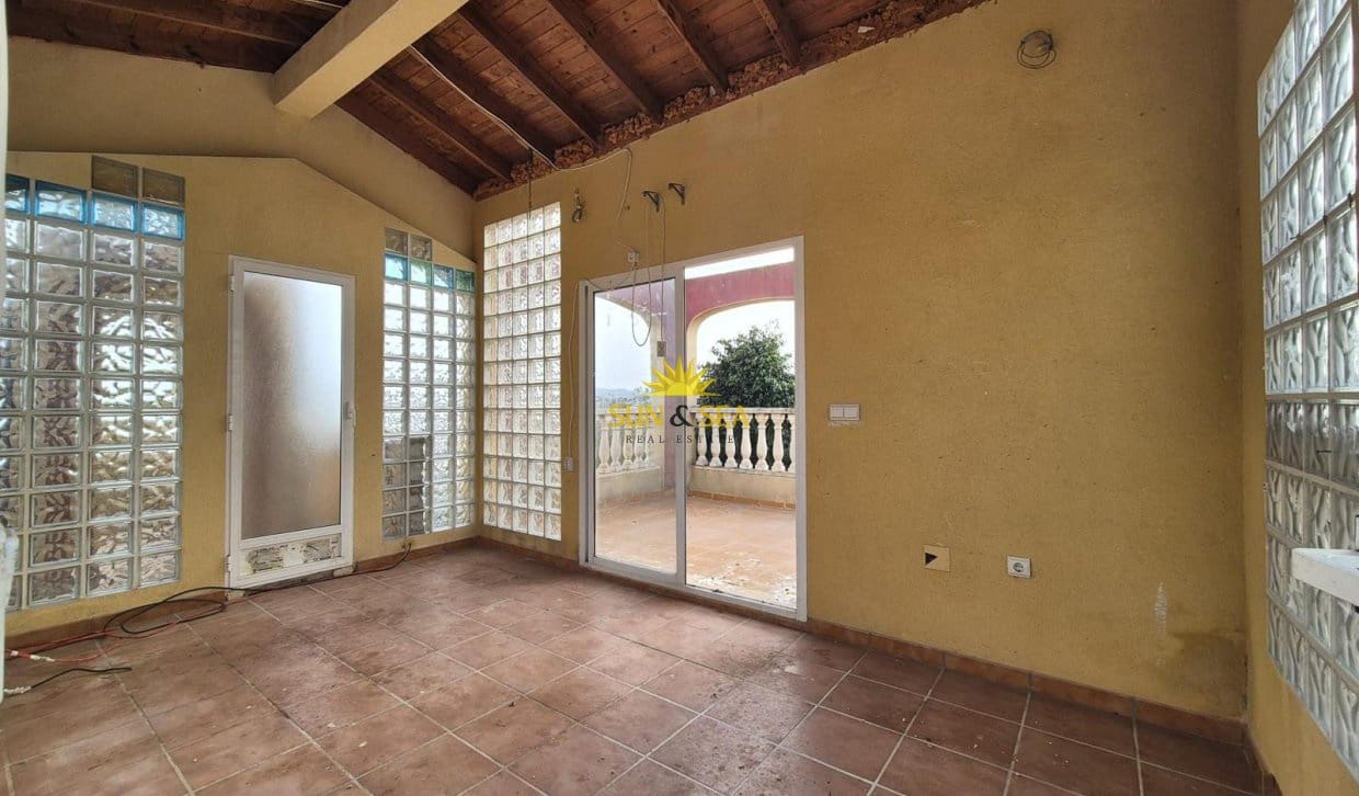 4 Zimmer Villa zu verkaufen in Orihuela mit Pool Garage - 185.000 € (Ref: 9810836)
