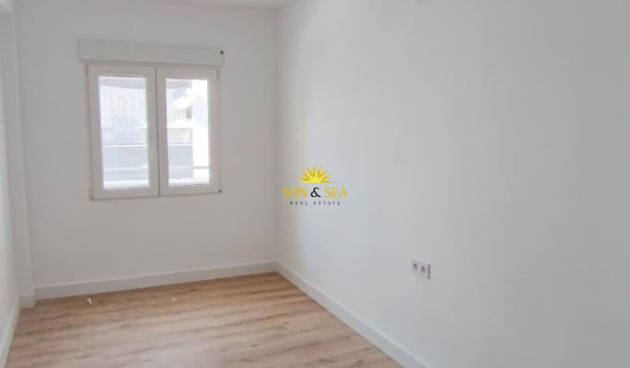 3 camera da letto Appartamento in vendita in Torrevieja - 130.000 € (Rif: 9810837)
