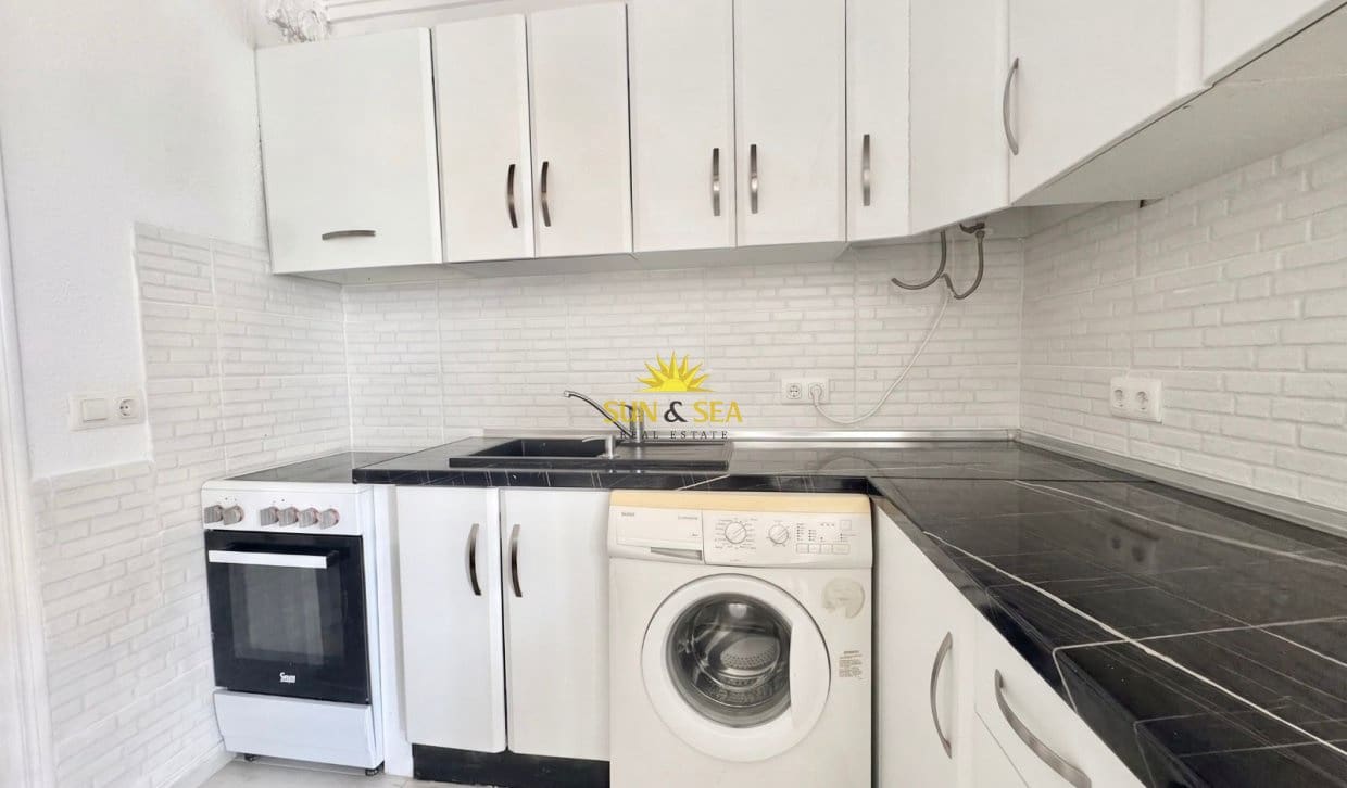 2 makuuhuone Omakotitalo vuokrattavana paikassa El Chaparral - 800 € (Ref: 9810906)