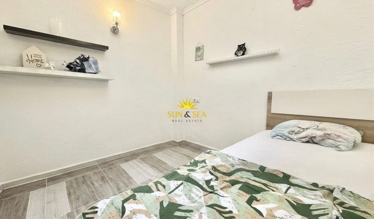 2 makuuhuone Omakotitalo vuokrattavana paikassa El Chaparral - 800 € (Ref: 9810906)