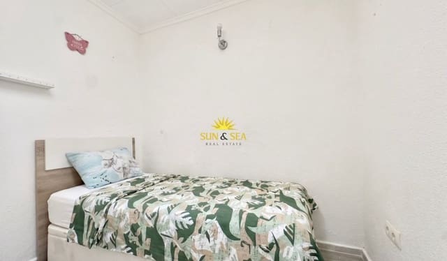 2 makuuhuone Omakotitalo vuokrattavana paikassa El Chaparral, Torrevieja - 800 € (Ref: 9810906)