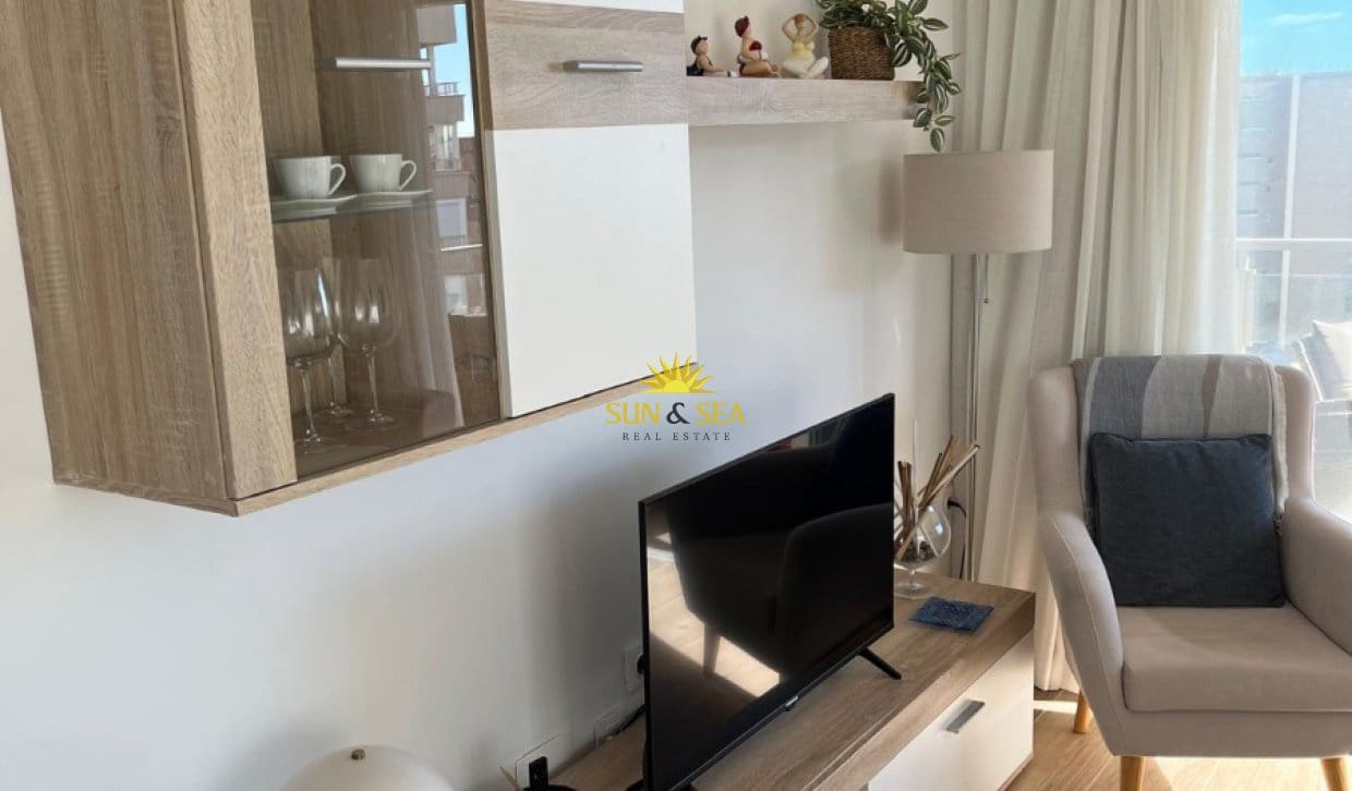 2 sovrum Lägenhet att hyra i Dehesa de Campoamor - 1 050 € (Ref: 9810907)