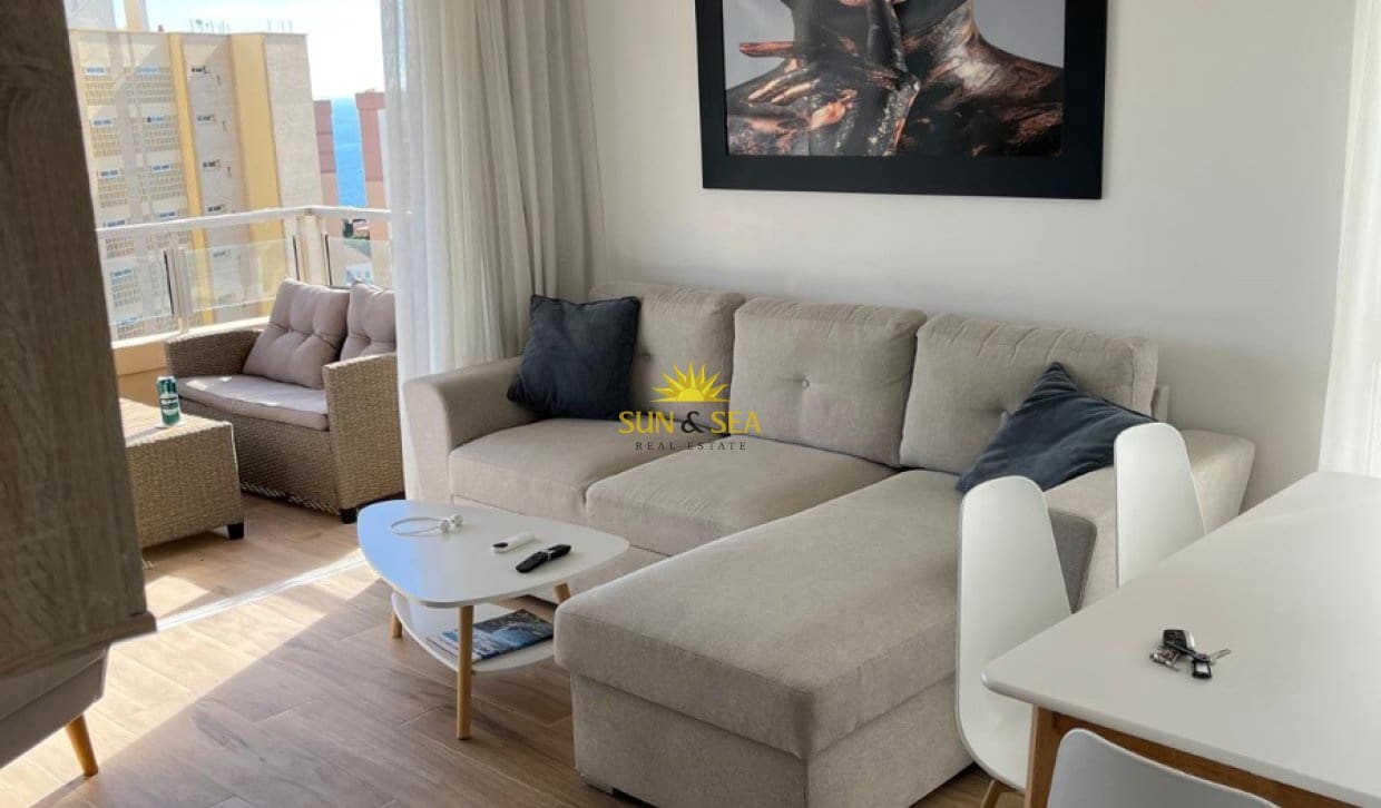 2 sovrum Lägenhet att hyra i Dehesa de Campoamor - 1 050 € (Ref: 9810907)