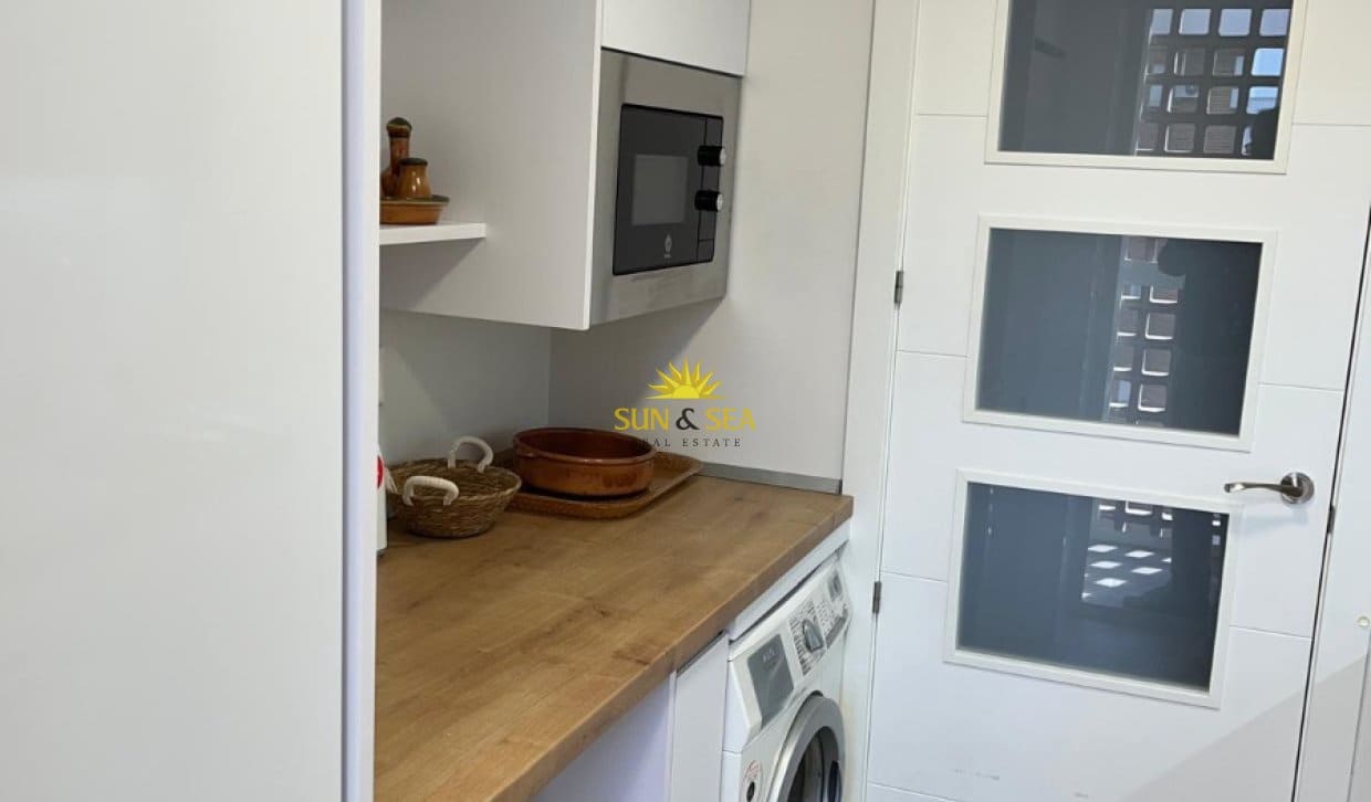 2 sovrum Lägenhet att hyra i Dehesa de Campoamor - 1 050 € (Ref: 9810907)