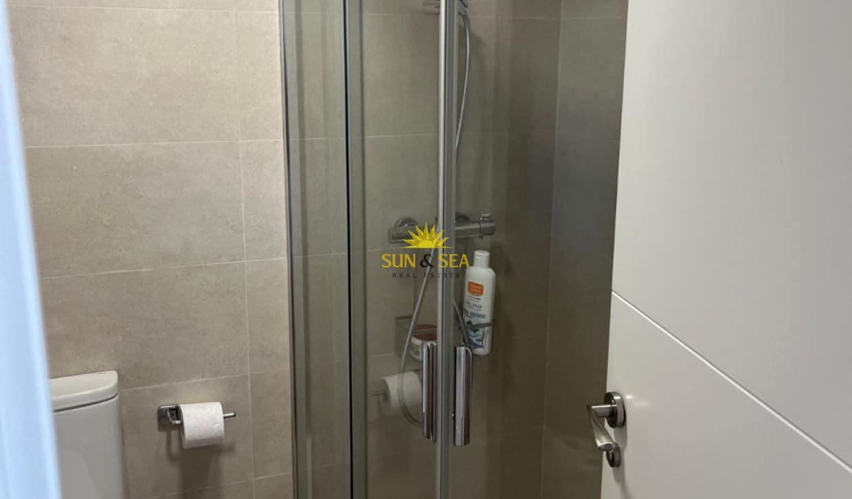 2 sovrum Lägenhet att hyra i Dehesa de Campoamor - 1 050 € (Ref: 9810907)