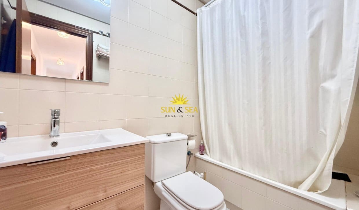 4 slaapkamer Appartement te huur in San Miguel de Salinas met garage - € 1.000 (Ref: 9810908)