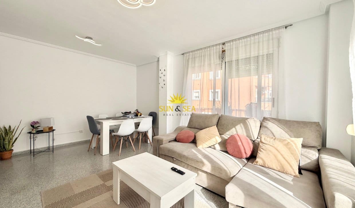 4 slaapkamer Appartement te huur in San Miguel de Salinas met garage - € 1.000 (Ref: 9810908)