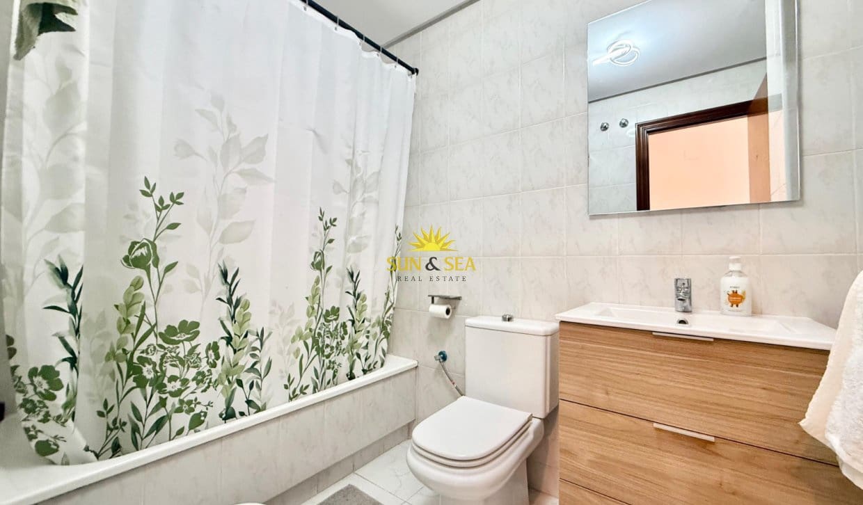4 slaapkamer Appartement te huur in San Miguel de Salinas met garage - € 1.000 (Ref: 9810908)