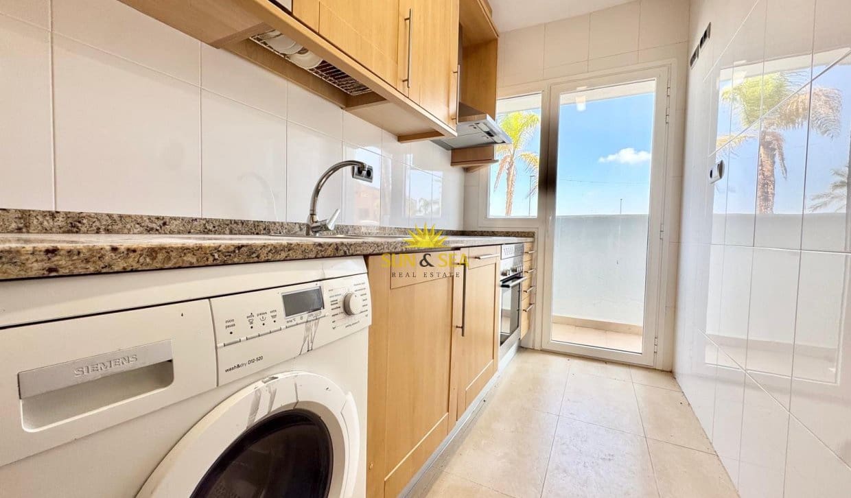 2 Zimmer Apartment zu verkaufen in Los Alcazares mit Pool - 199.000 € (Ref: 9810909)