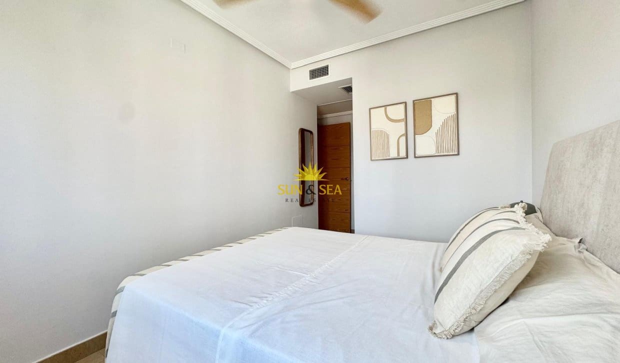 2 Zimmer Apartment zu verkaufen in Los Alcazares mit Pool - 199.000 € (Ref: 9810909)