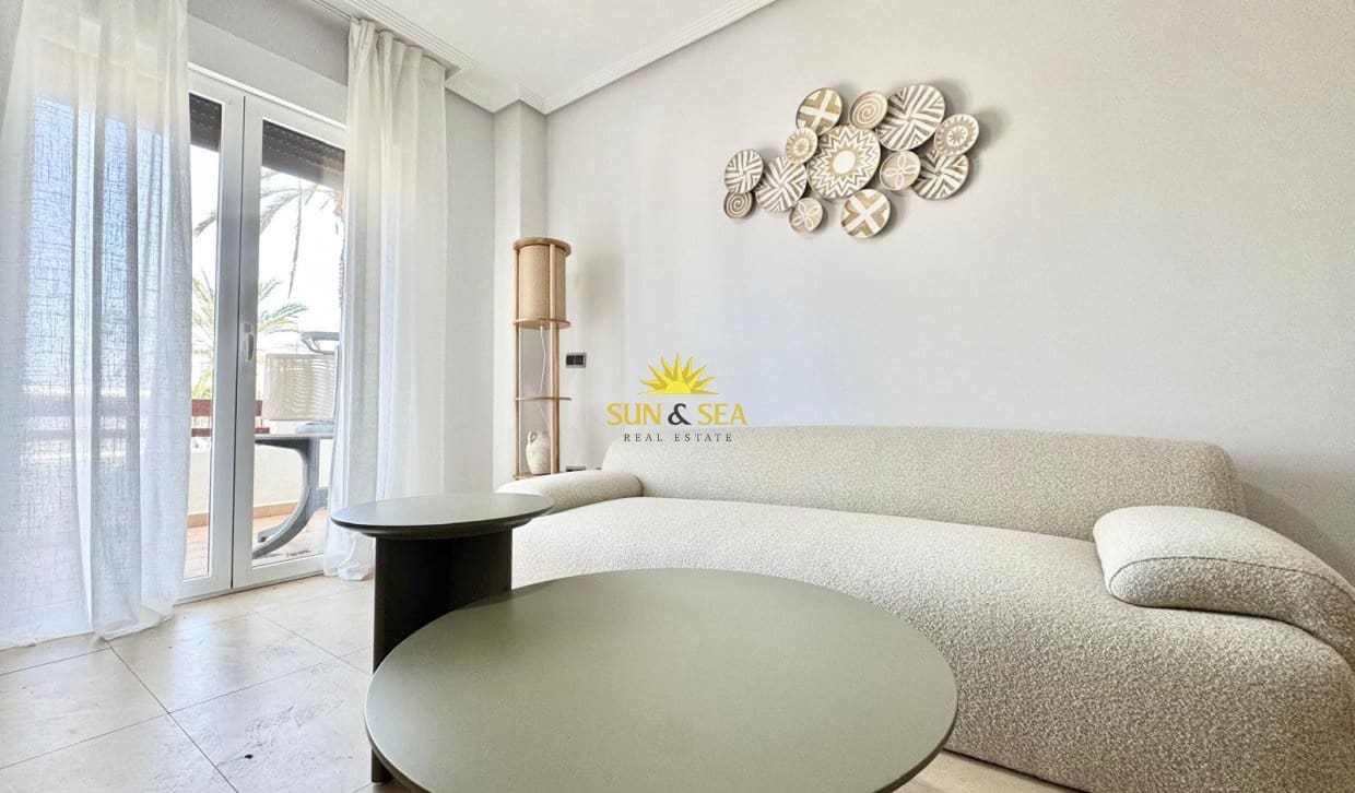 2 Zimmer Apartment zu verkaufen in Los Alcazares mit Pool - 199.000 € (Ref: 9810909)