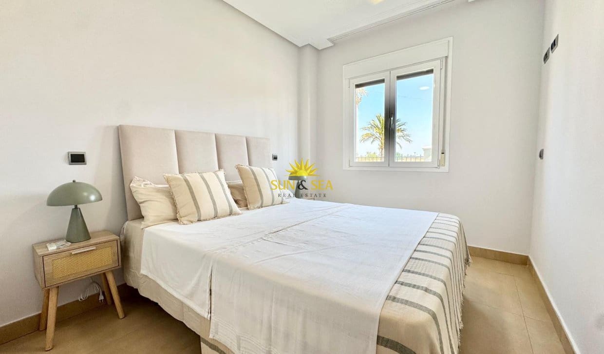 2 Zimmer Apartment zu verkaufen in Los Alcazares mit Pool - 199.000 € (Ref: 9810909)