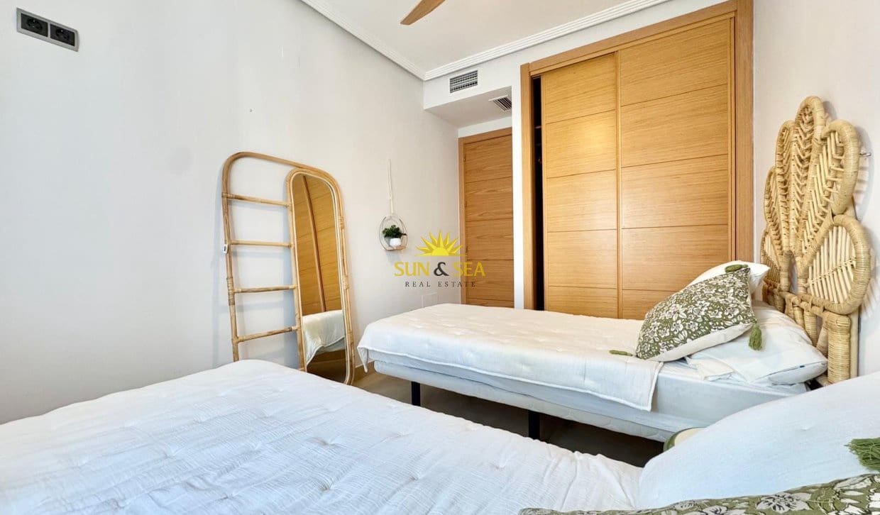 2 Zimmer Apartment zu verkaufen in Los Alcazares mit Pool - 199.000 € (Ref: 9810909)