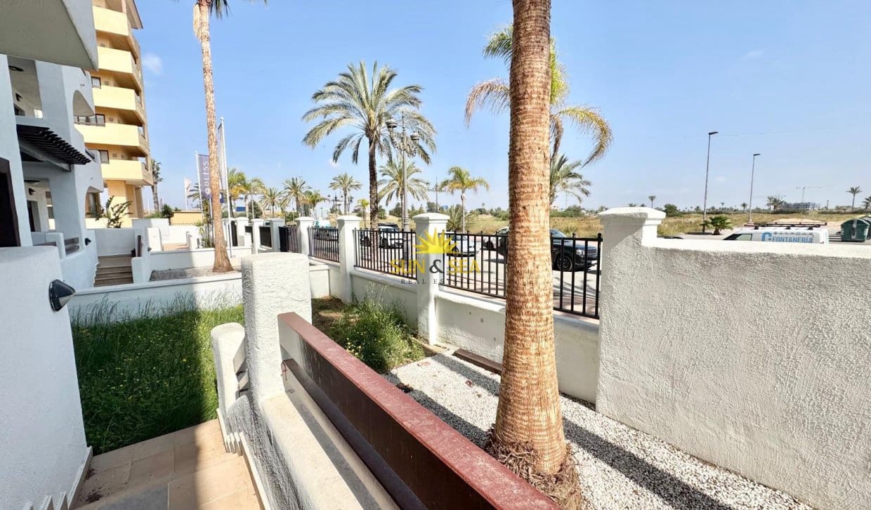 2 Zimmer Apartment zu verkaufen in Los Alcazares mit Pool - 199.000 € (Ref: 9810909)