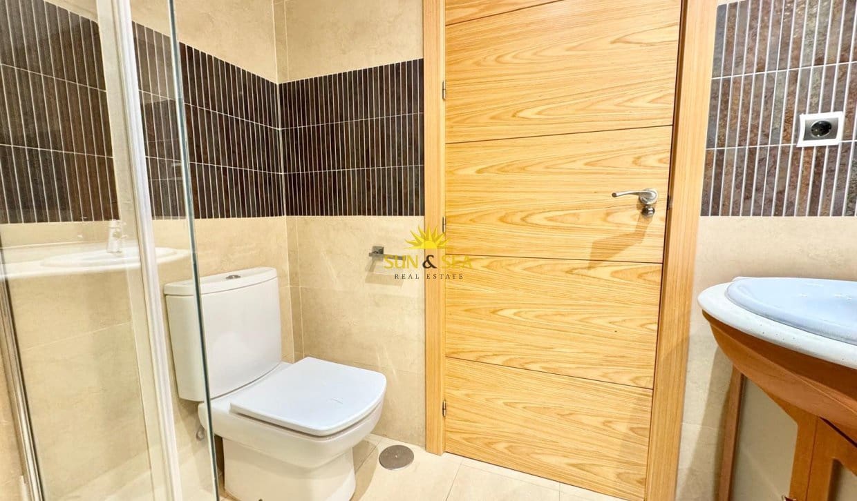 2 Zimmer Apartment zu verkaufen in Los Alcazares mit Pool - 199.000 € (Ref: 9810909)