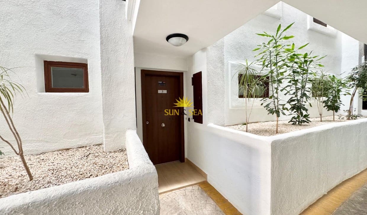 2 Zimmer Apartment zu verkaufen in Los Alcazares mit Pool - 199.000 € (Ref: 9810909)