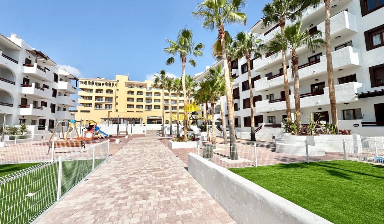 2 Zimmer Apartment zu verkaufen in Los Alcazares mit Pool - 199.000 € (Ref: 9810909)