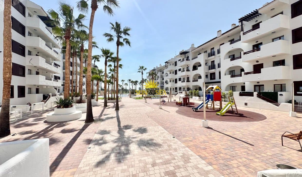 2 Zimmer Apartment zu verkaufen in Los Alcazares mit Pool - 199.000 € (Ref: 9810909)