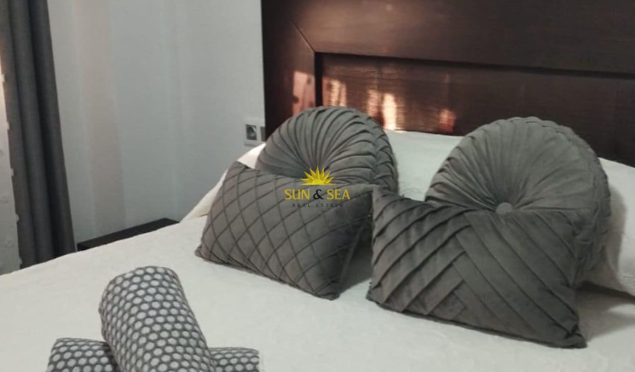 2 quarto Apartamento para arrendar em La Mata com piscina - 990 € (Ref: 9814733)