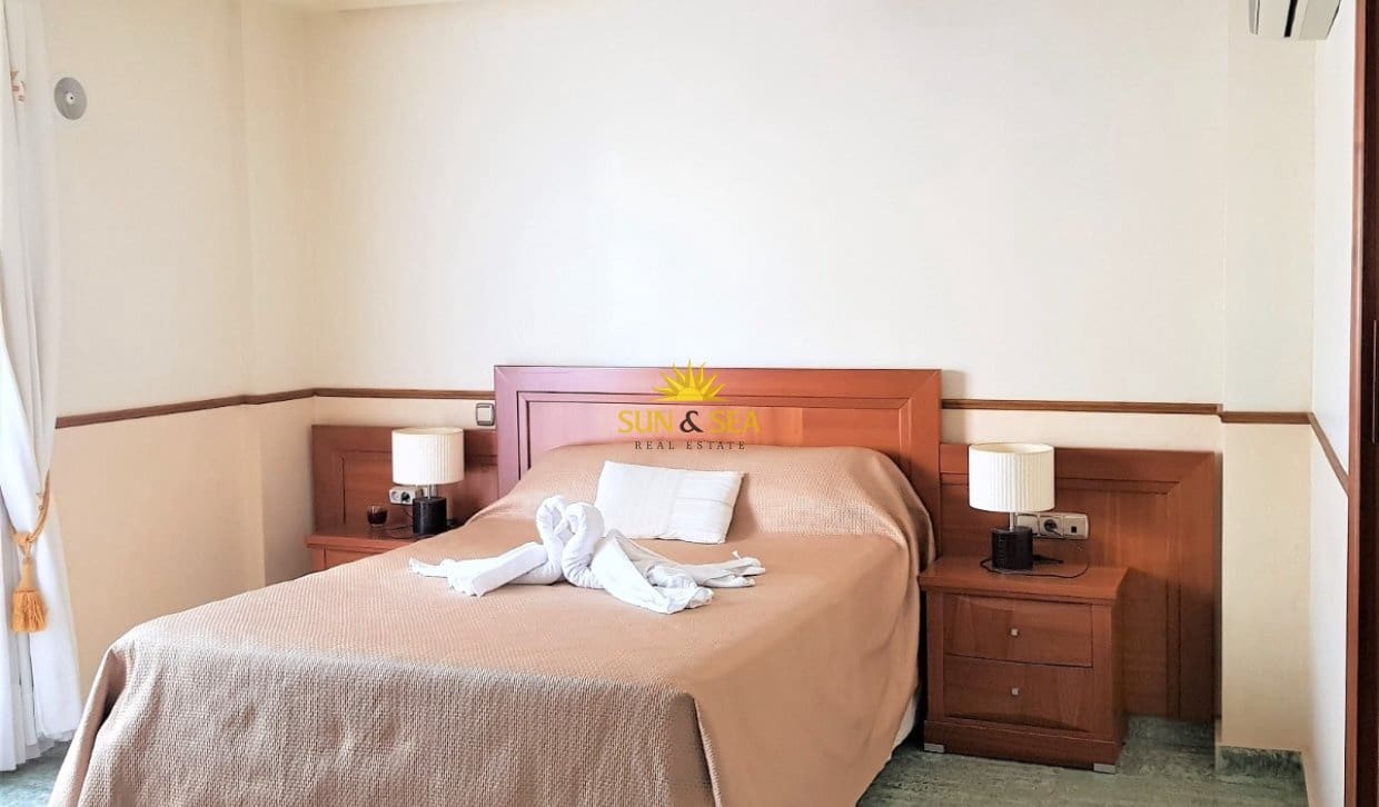 4 quarto Penthouse para venda em Torrevieja - 480 000 € (Ref: 9814734)