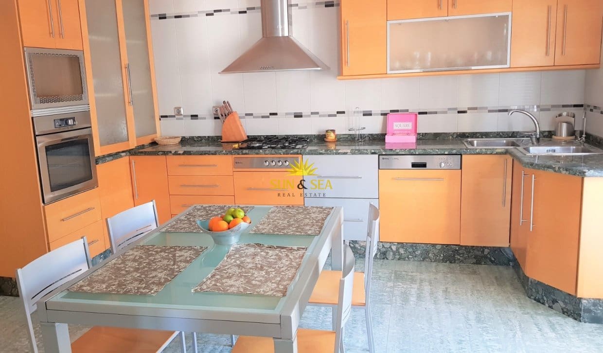 4 quarto Penthouse para venda em Torrevieja - 480 000 € (Ref: 9814734)