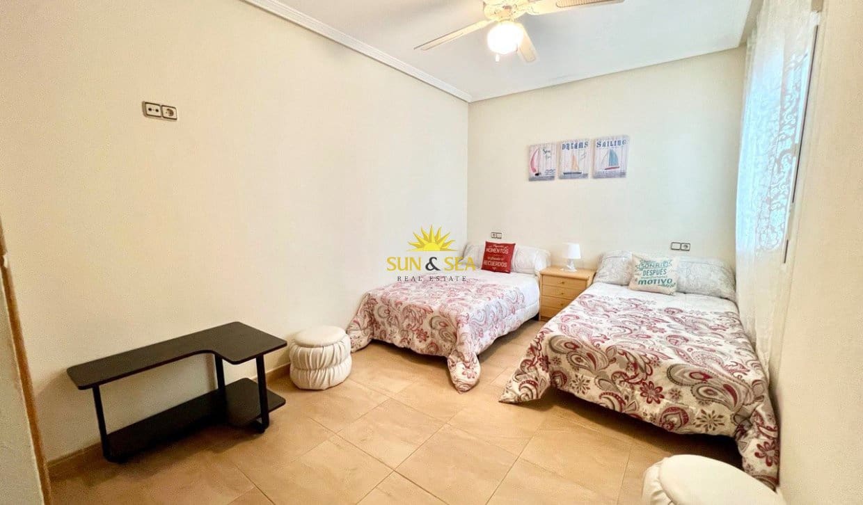 2 sovrum Takvåning till salu i Torrevieja - 290 000 € (Ref: 9815206)