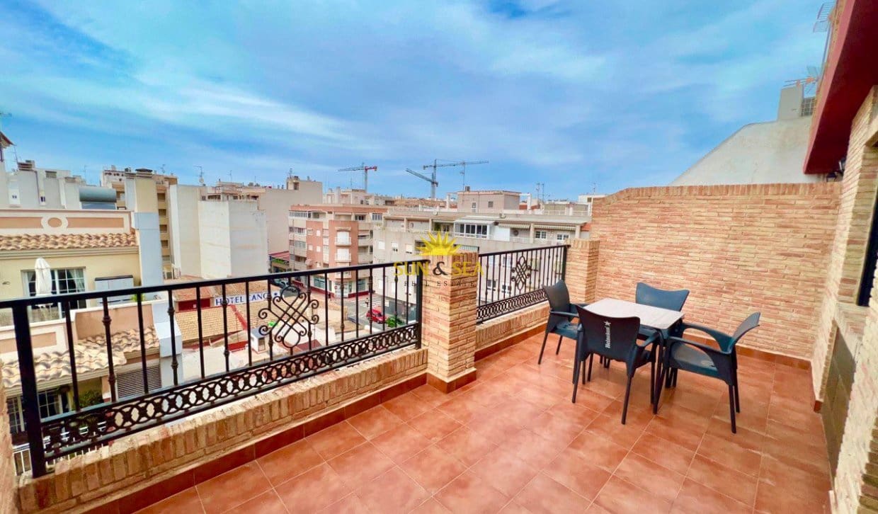 2 sovrum Takvåning till salu i Torrevieja - 290 000 € (Ref: 9815206)