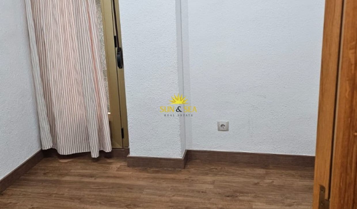 4 makuuhuone Huoneisto vuokrattavana paikassa Alicante kaupunki mukana 
autotalli - 1 200 € (Ref: 9816188)
