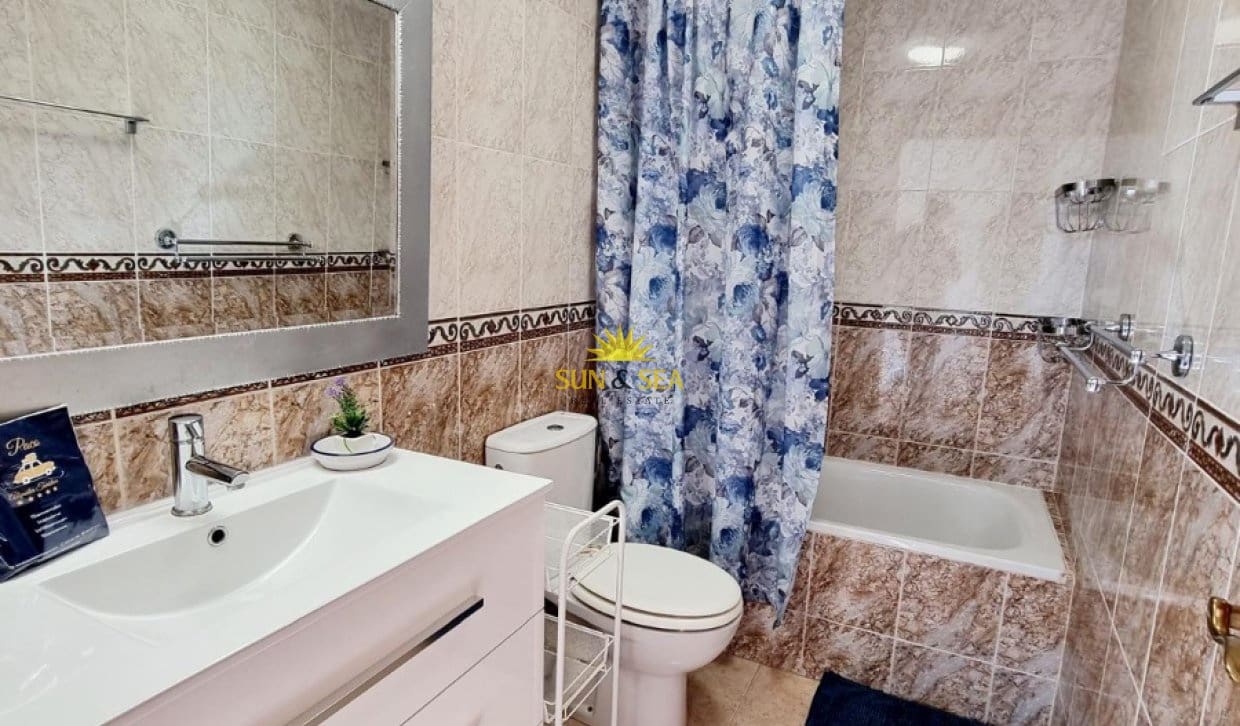 3 soverom Villa til leie i La Mata med svømmebasseng - € 950 (Ref: 9816189)