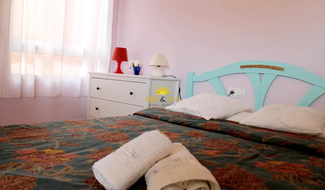 3 soverom Villa til leie i La Mata med svømmebasseng - € 950 (Ref: 9816189)