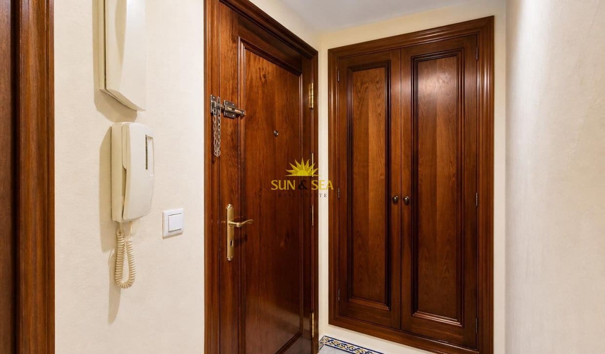 2 quarto Apartamento para venda em Torrevieja com piscina - 195 000 € (Ref: 9816191)