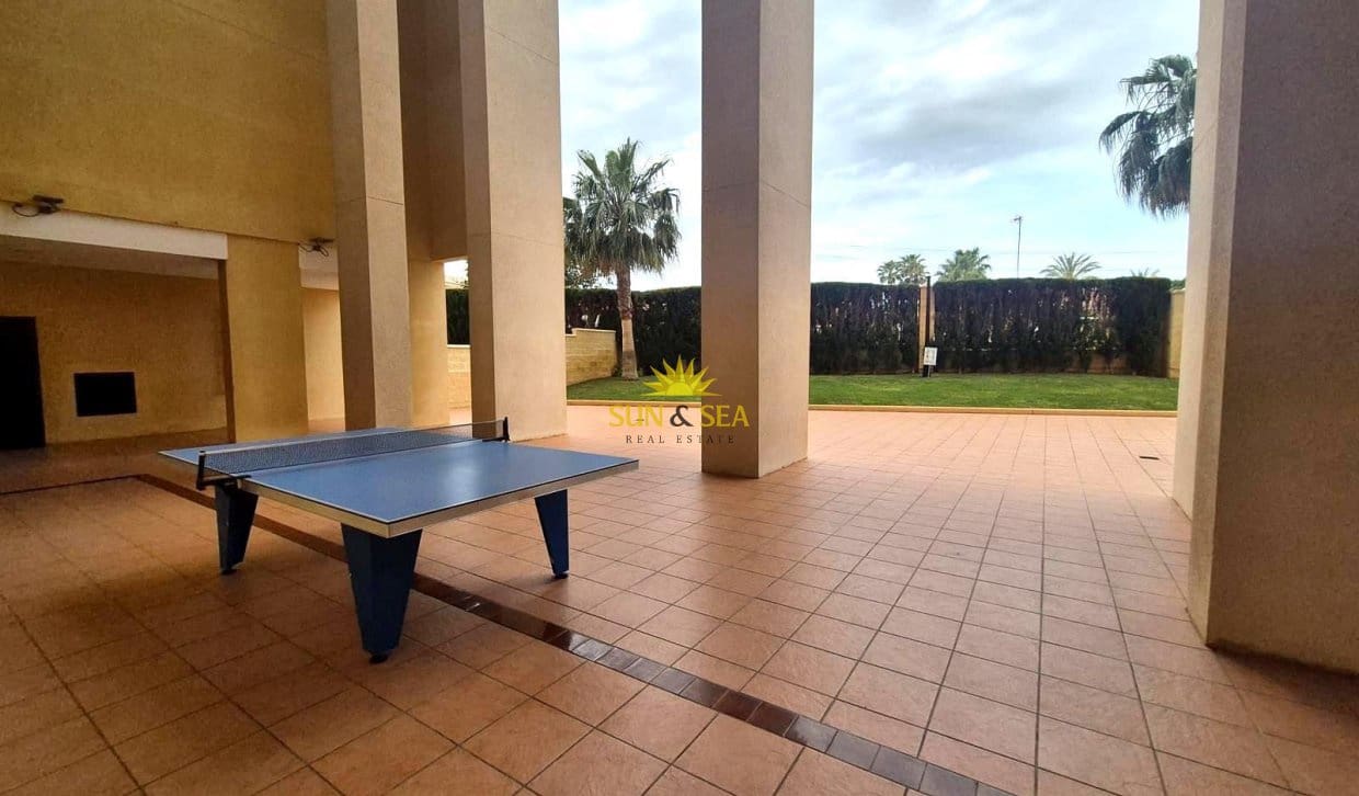 2 quarto Apartamento para venda em Torrevieja com piscina - 195 000 € (Ref: 9816191)