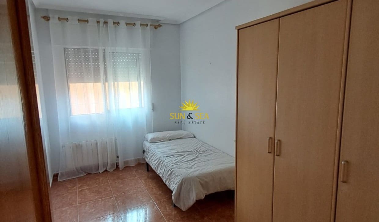 3 soverom Hus til leie i La Aparecida med garasje - € 900 (Ref: 9816192)