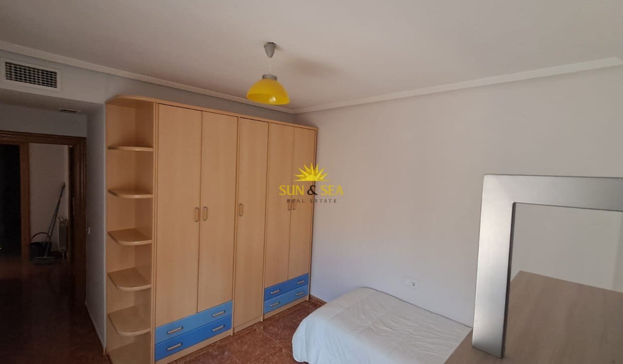 3 soverom Hus til leie i La Aparecida med garasje - € 900 (Ref: 9816192)