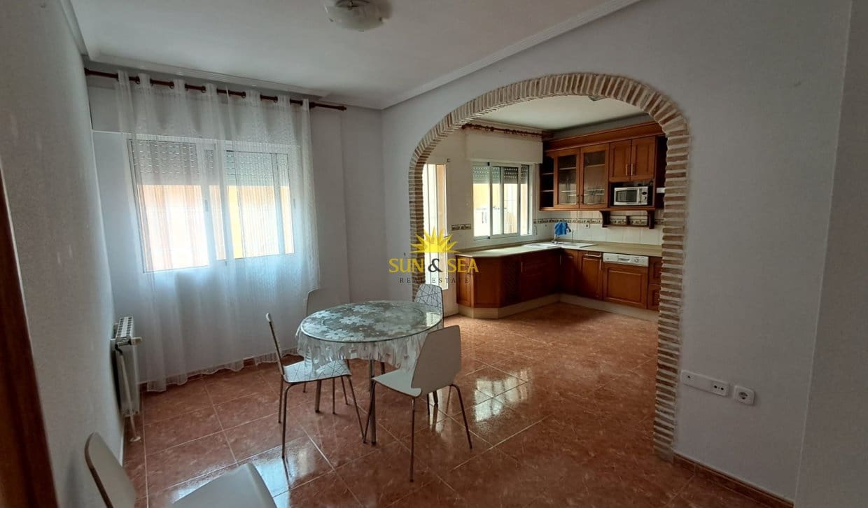 3 soverom Hus til leie i La Aparecida med garasje - € 900 (Ref: 9816192)