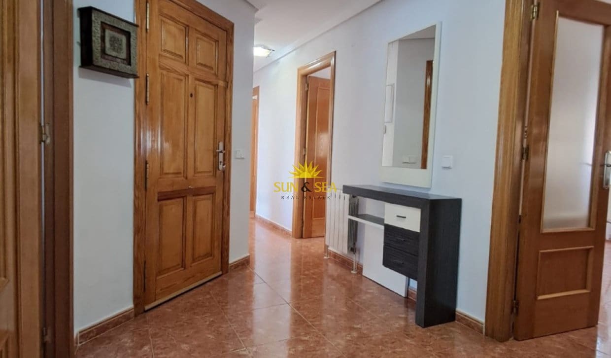 3 soverom Hus til leie i La Aparecida med garasje - € 900 (Ref: 9816192)