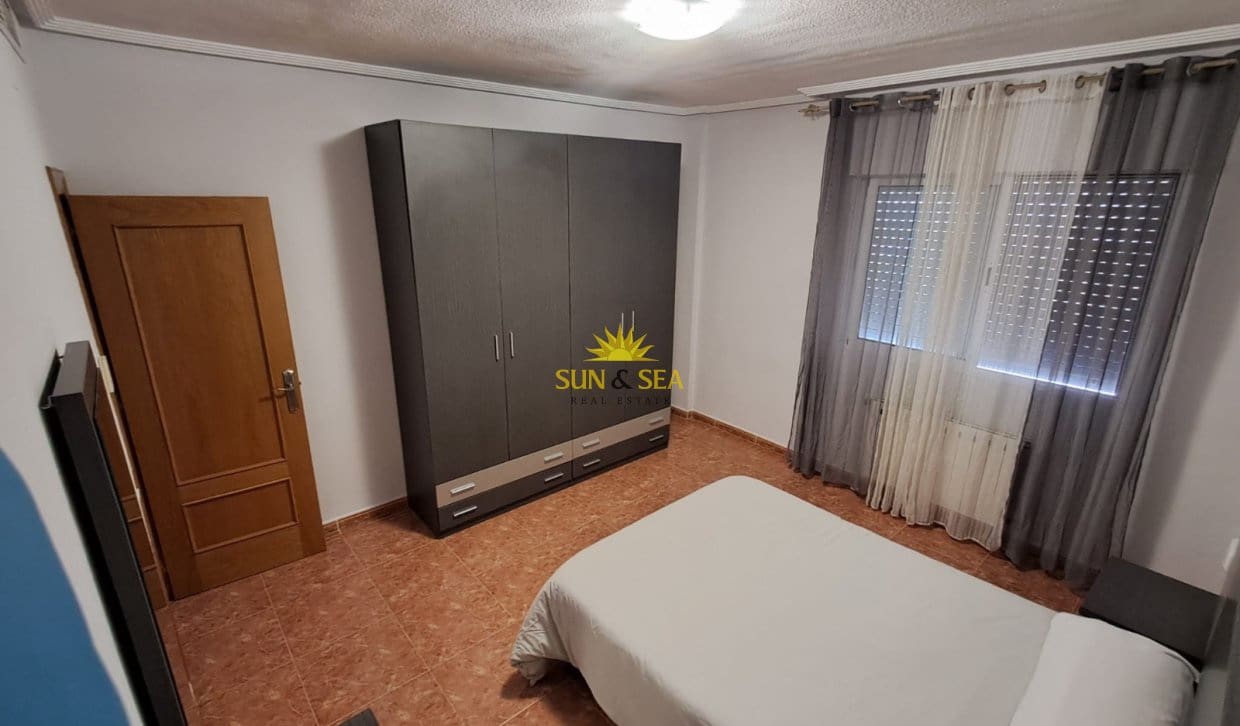 3 soverom Hus til leie i La Aparecida med garasje - € 900 (Ref: 9816192)