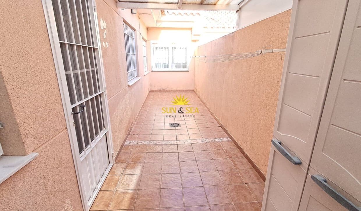 3 soverom Hus til leie i La Aparecida med garasje - € 900 (Ref: 9816192)