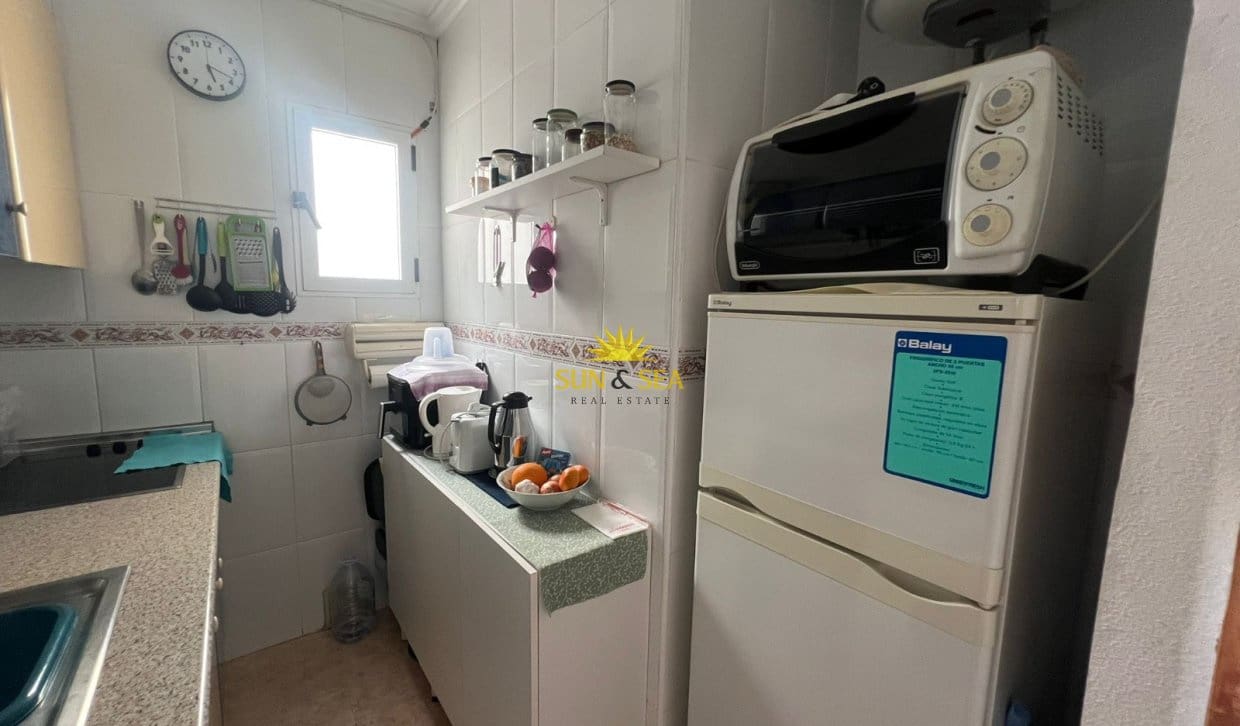 2 bedroom Apartment for sale in Torrevieja with pool - € 135,000 (Ref: 9816513)
