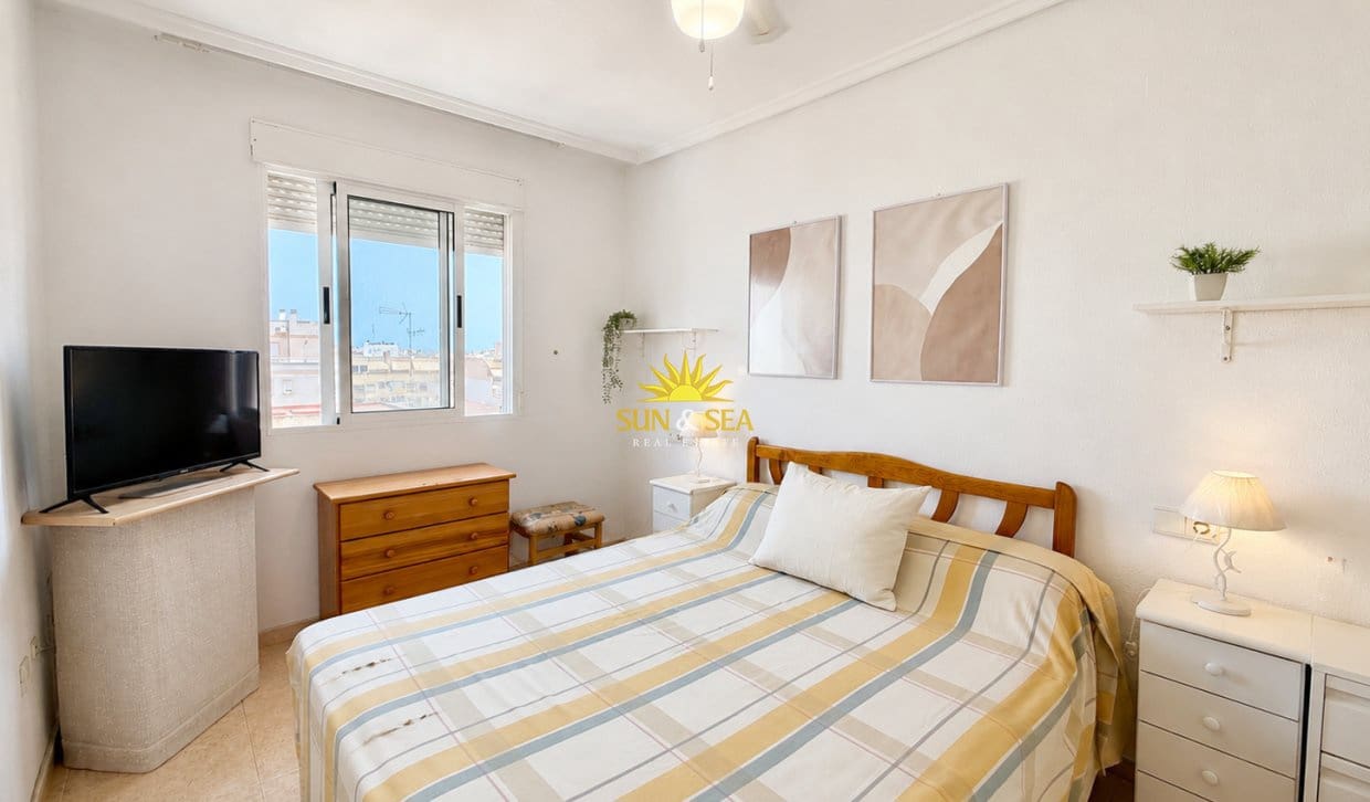 2 soverom Leilighet til salgs i Torrevieja med svømmebasseng - € 124 999 (Ref: 9816513)